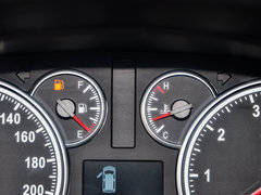 2015款 2.4L 手动 旗舰型长轴四门4RB2