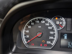 2015款 2.4L 手动 旗舰型长轴四门4RB2