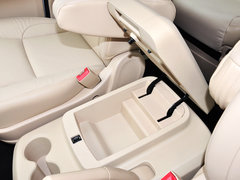 2015款 2.4L 手动 旗舰型长轴四门4RB2
