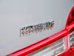 2015款 2.4L 手动 旗舰型长轴四门4RB2