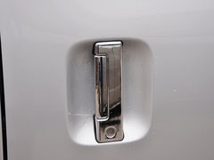 2015款 2.4L 手动 旗舰型长轴四门4RB2