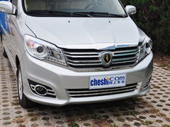 2015款 2.4L 手动 旗舰型长轴四门4RB2