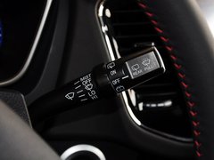 2015款 运动版 2.0L 自动 尊贵型 5座