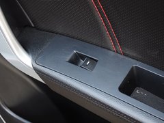 2015款 运动版 2.0L 自动 尊贵型 5座