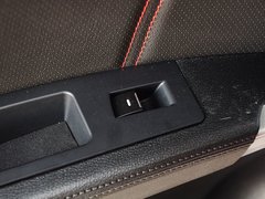 2015款 运动版 2.0L 自动 尊贵型 5座