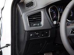 2015款 运动版 2.0L 自动 尊贵型 5座