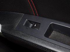 2015款 运动版 2.0L 自动 尊贵型 5座