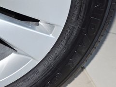 2015款 2.5i 豪华导航版 5座
