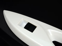 2015款 1.5G 自动 炫动天窗特别版