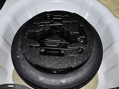 2015款 1.6L 自动 尊贵型