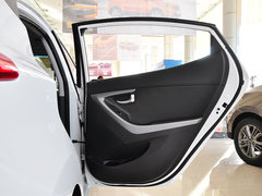 2015款 1.6L 自动 尊贵型