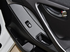2015款 1.6L 自动 尊贵型