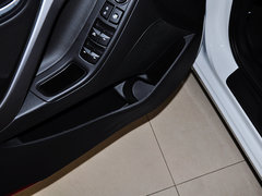 2015款 1.6L 自动 尊贵型