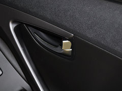 2015款 1.6L 自动 尊贵型