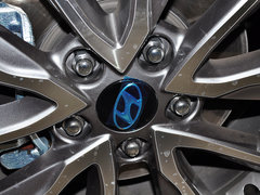 2015款 1.6L 自动 尊贵型