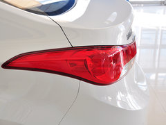 2015款 1.6L 自动 尊贵型