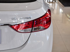 2015款 1.6L 自动 尊贵型