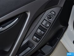 2015款 1.6L 自动 尊贵型