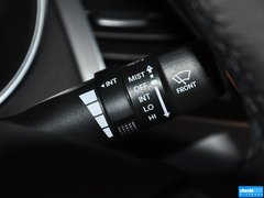 2015款 1.6L 自动 尊贵型