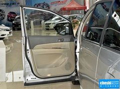 2015款 2.4L 自动 尊贵版 7座