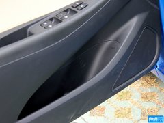 2015款 1.6L 自动 乐趣型