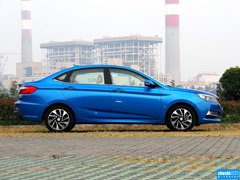 2015款 1.6L 自动 乐趣型