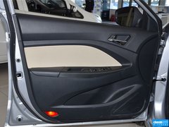 2015款 1.6L 自动 乐趣型