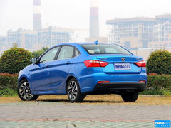 2015款 1.6L 自动 乐趣型