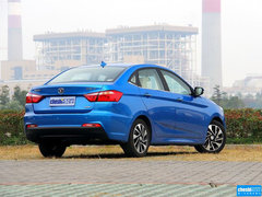 2015款 1.6L 自动 乐趣型