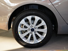 2015款 1.5L 手动 时尚型