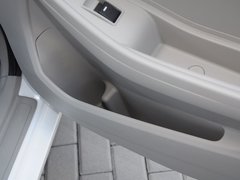 2015款 1.3T 手动 尊贵型
