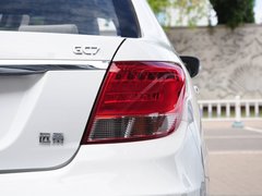 2015款 1.3T 手动 尊贵型