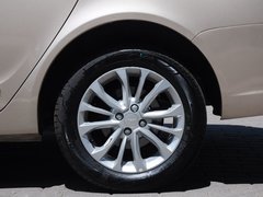 2015款 1.3T 手动 尊贵型