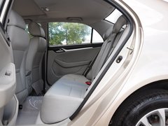 2015款 1.3T 手动 尊贵型