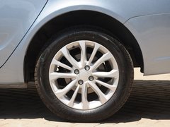 2015款 1.3T 手动 尊贵型