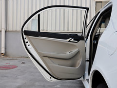 2015款 1.5L 手动 精英型