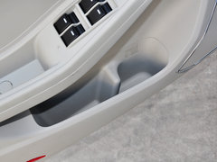 2015款 1.5L 手动 精英型