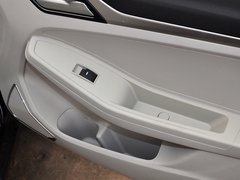 2015款 1.5L 手动 精英型