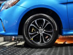 2015款 两厢 1.3L 手动 乐天天窗版