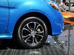 2015款 两厢 1.3L 手动 乐天天窗版