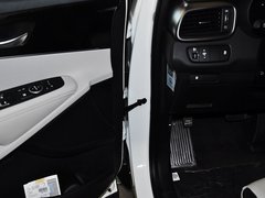 2015款 索兰托L 2.4L GDI 汽油4WD精英版 5座 国V