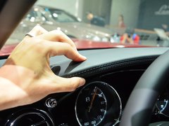 2015款 6.8T 极致版