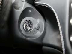 2015款 4.7L 自动 百年纪念版
