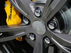 2015款 4.7L 自动 百年纪念版