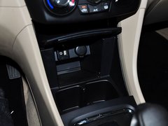 2015款 1.6L 自动 乐享型