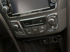 2015款 1.6L 自动 尊享型