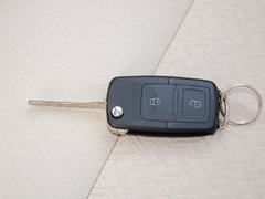 2015款 1.0L手動 標(biāo)準(zhǔn)型