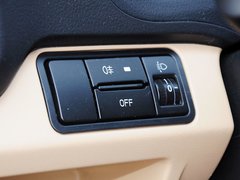 2015款 1.0L手動 標(biāo)準(zhǔn)型