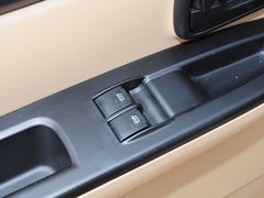 2015款 1.0L手動 標(biāo)準(zhǔn)型