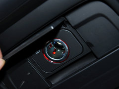 2015款 40 TFSI 舒適型 5座